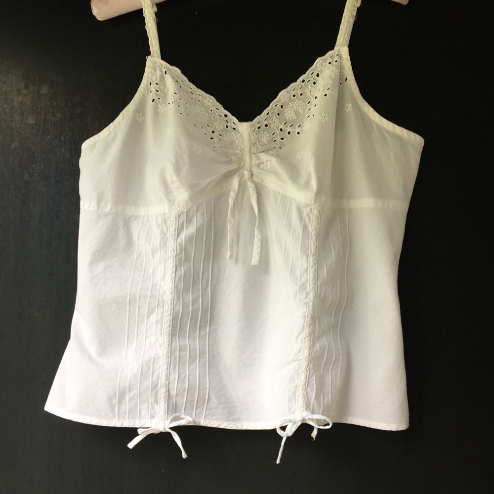 Show off your tan in this white summer Top!